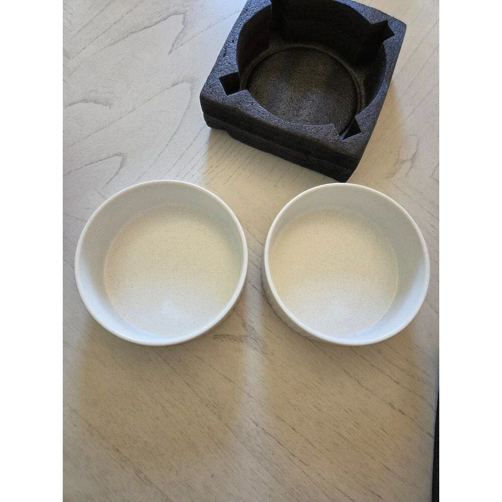 Wellbro Ceramic Set of 2 Dog Bowls, 8-Cup or 64 oz. Water, White